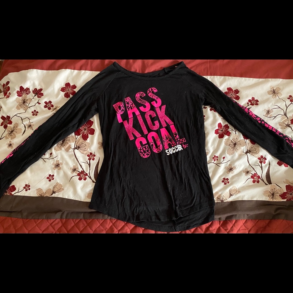 I’m selling a shirt that is perfect for kids
